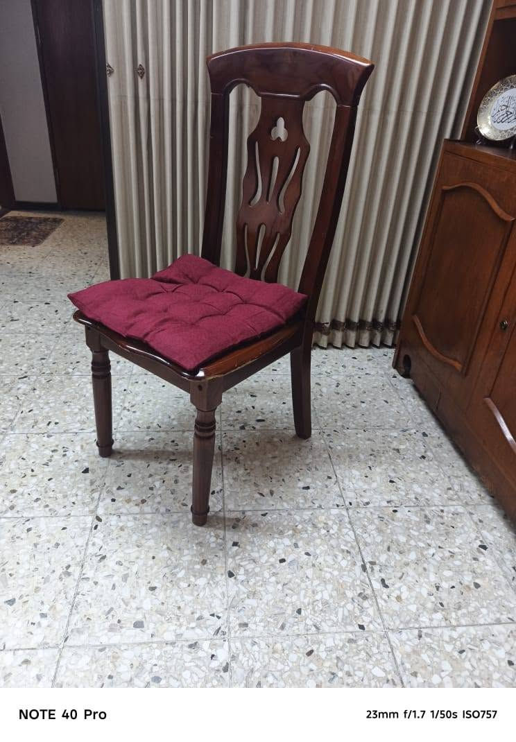 ميز طعام ويا 6 كراسي للبيع صاج قوي عضم عاج شراي يدخل خاص يدلل ع سعر

نص مكتوب في الصور:
- NOTE 40 Pro 23mm f/1.7 1/50s ISO595
- NOTE 40 Pro
- 23mm f/1.7 1/50s ISO757
- NOTE 40 Pro 23mm f/1.7 1/50s ISO697
- NOTE 40 Pro 23mm f/1.7 1/50s ISO829
