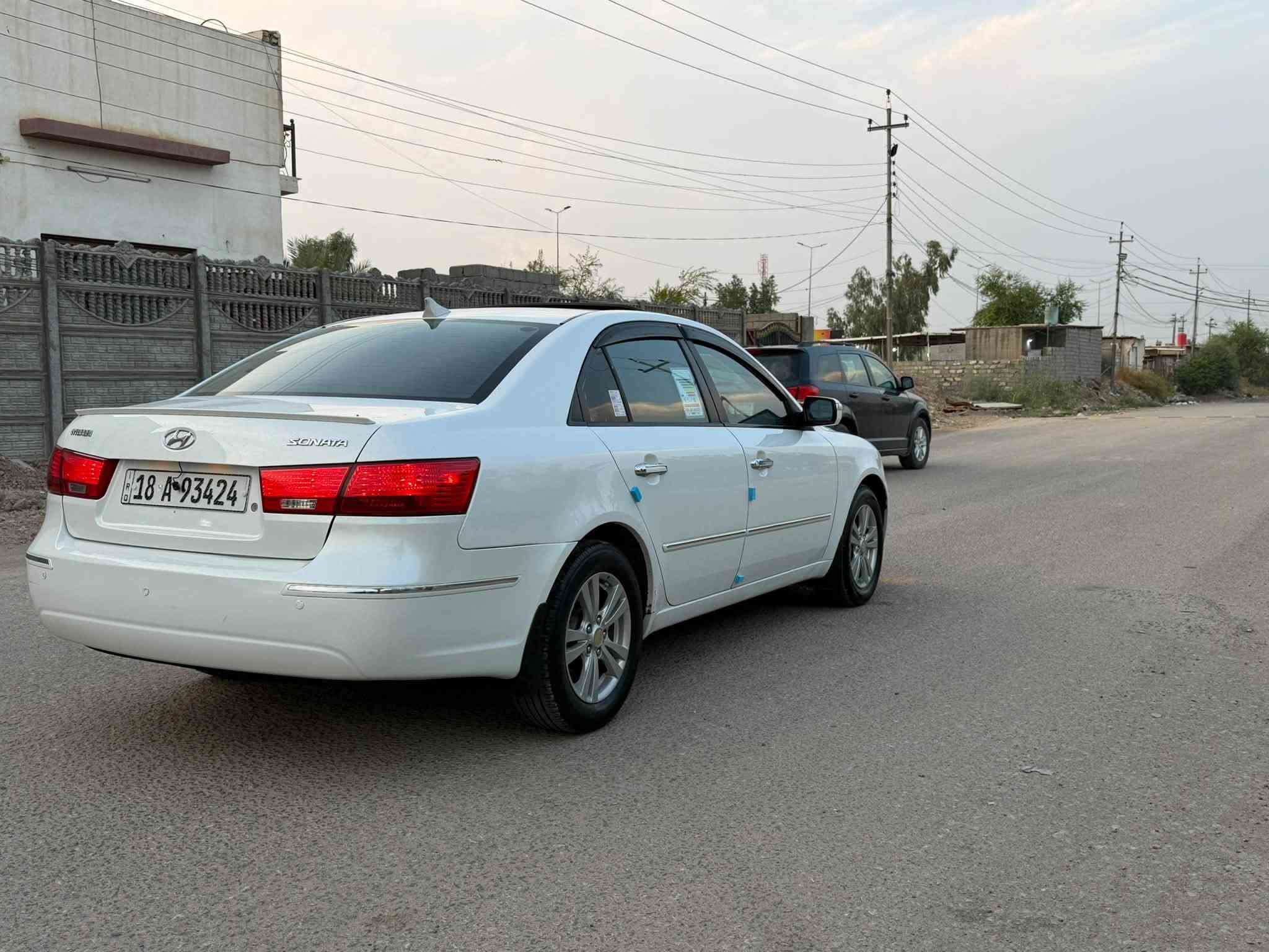 السلام عليكم من رخصة الادمن عندي سوناتا 2009 خليجية كفاله عامه من قطره صبغ بيها بارد اقل الشبر بالبنيد فقط السيارة خلاص جديده محرك 2400 فول مواصفات فتحة سقف اشاره بالمراية 5ويل كب حساس خلفي كشاف تحكم جهتين داخل صاج ملكي رايدها ب122 رقم بابل سنوية وهزه وارقام جدد السياره جاهزه للأخير كير محرك حدادية جدد تبريد ثلج تخم تاير جديد مكان السياره بالحله اخوان كاتب كل تفاصيل السياره اقره المنشور زين واتصل والي ميعجبه السعر او السياره يعبرها بكلام طيب واسف على الاطاله
