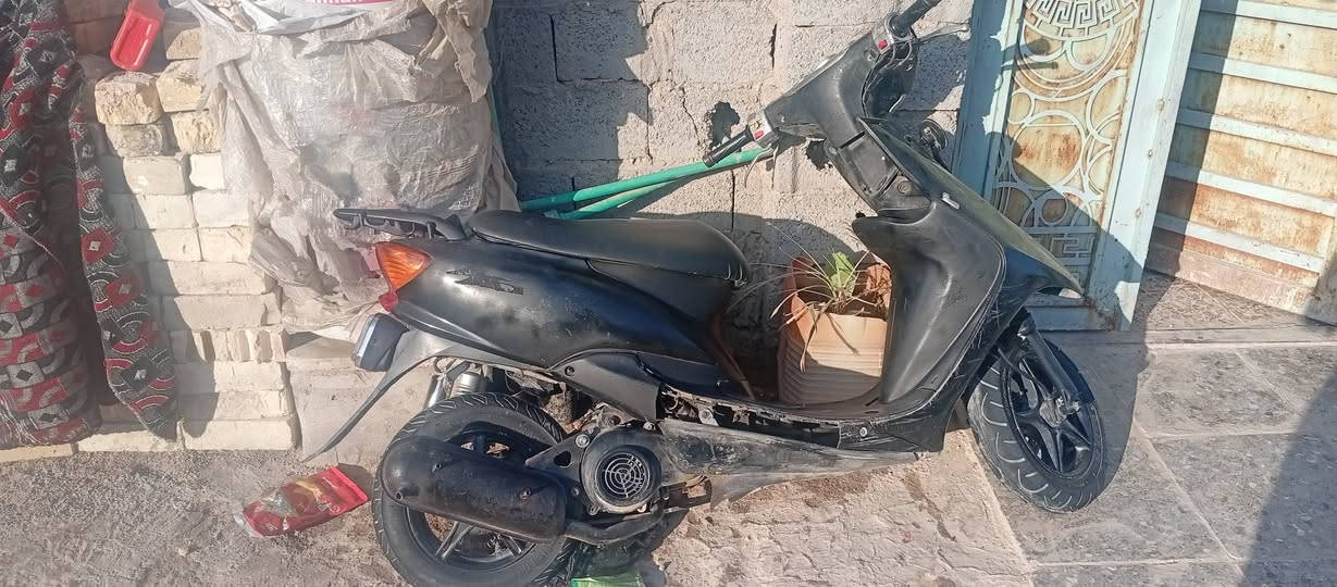 سلام عليكم شباب دراجه ناريه عصفوريه للبيع دراجه خير من الله دراجه ناعمه سلف كهرباء اشاير لايت هورن كله / السعر 300وبيه مجال حك الجيه شغال (العنوان )بغداد شعب حي اورر الاستفسار عل رقم /-(***********)تصل وتدلل
