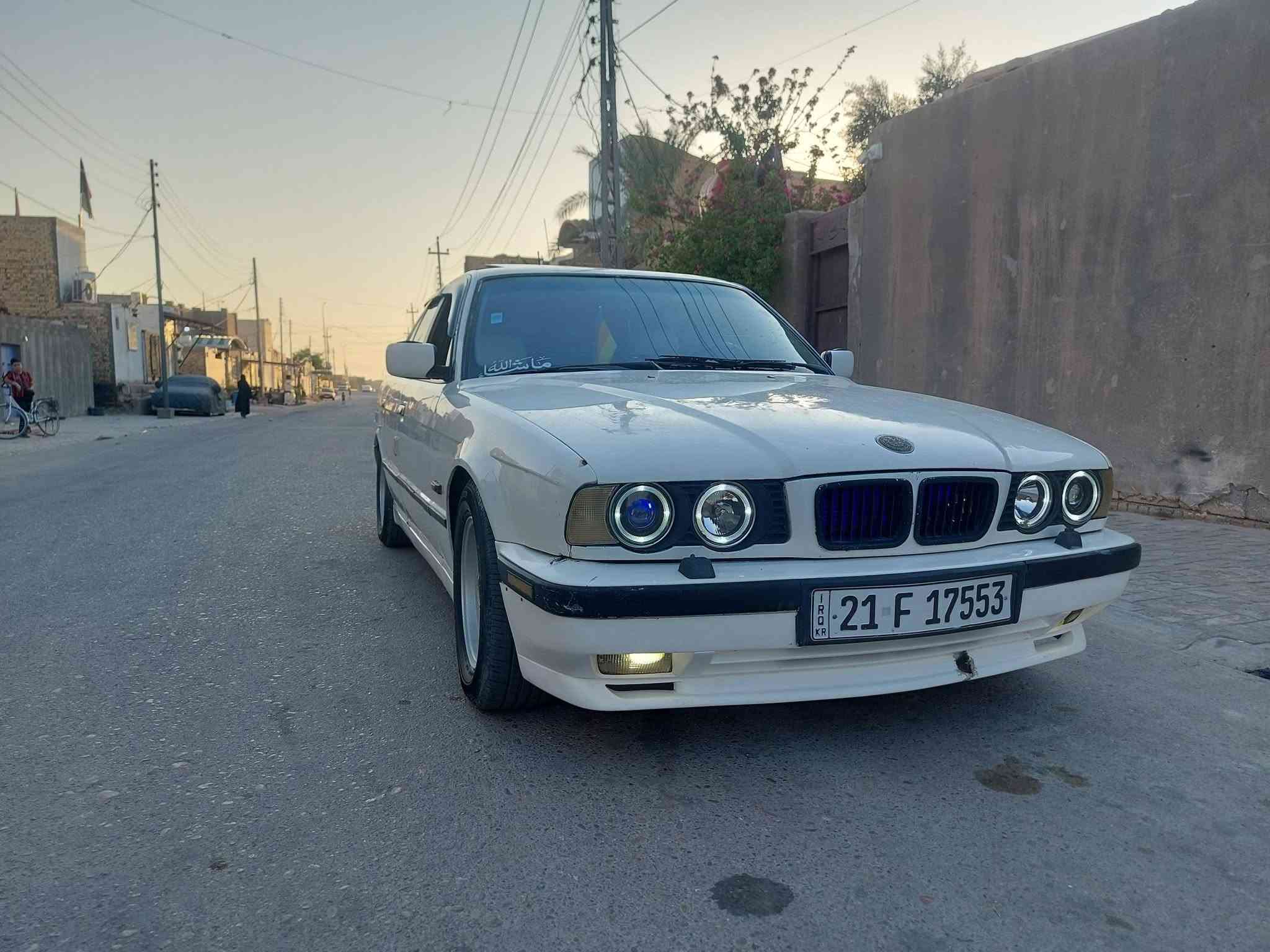 السلام عليكم للبيع ٥٢٥ رقم سليمانيه نكليزي  بسمي محرك ستوني شاده حاويه سياره جاهزه وتخبل مكاني ديوانية الحمزه الشرقي ***********  
السعر ٦٨ وبيه مجال والشرايي بي خير ويدلل
