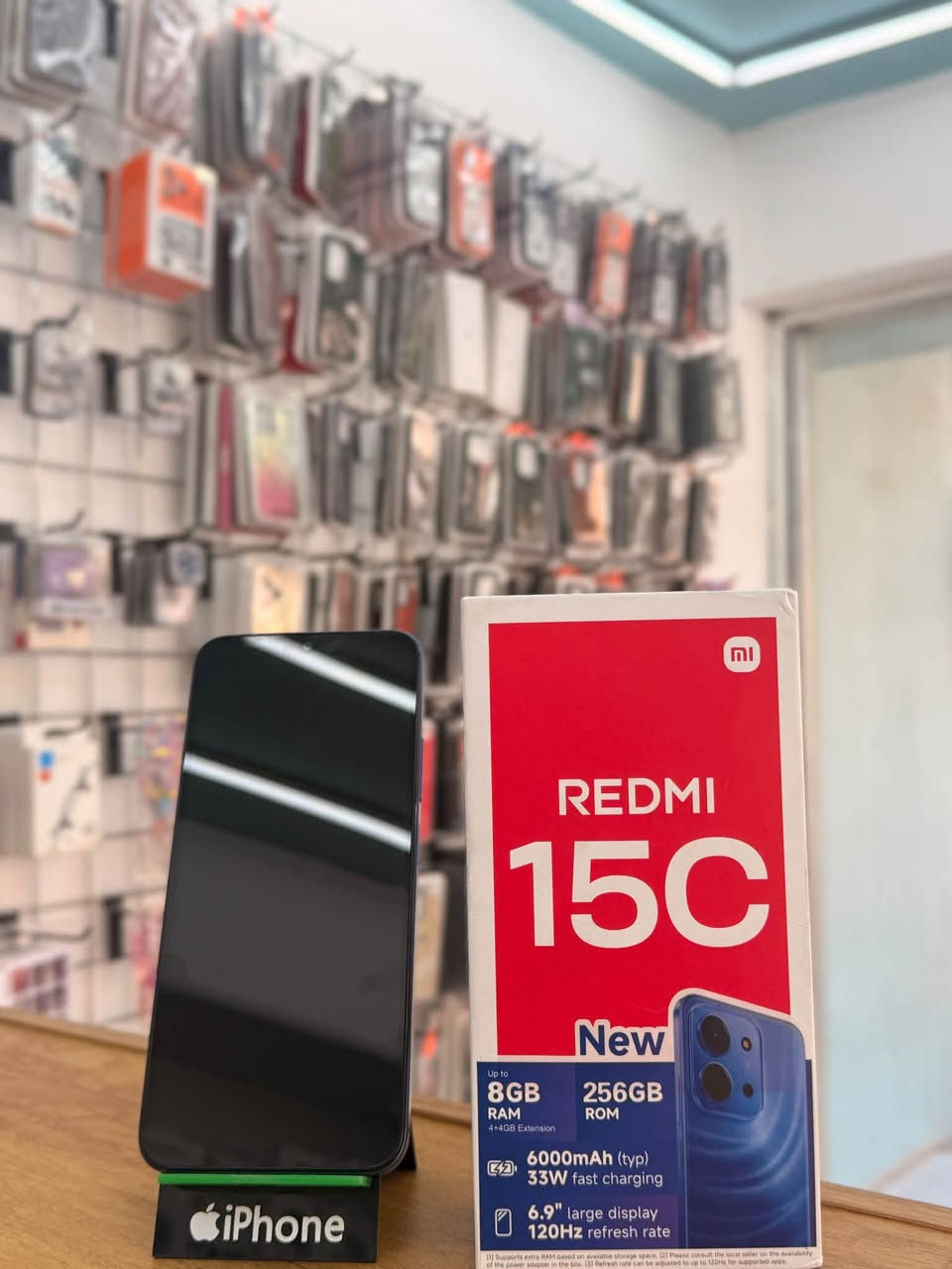 📱 للبيع: REDMI 15C (جديد بالكارتون) 📱
جهاز اقتصادي مميز بشاشة كبيرة وبطارية ضخمة جداً:

🔹 المواصفات الأساسية:

• الذاكرة الداخلية: 256 جيجابايت

• الذاكرة العشوائية (RAM): 8 جيجابايت (4GB أساسية + 4GB ممتدة)

• الشاشة: بحجم كبير 6.9 إنش وبتردد 120Hz لعرض سلس وواضح

• البطارية: سعة ضخمة 6000 mAh تدوم طويلاً

• الشحن: يدعم الشحن السريع بقدرة 33 واط  

📌 الحالة: جديد بالكارتون مع كافة ملحقاته

🚫 ملاحظة: لا يوجد توصيل

💰 السعر [ 260,000]

📍 العنوان: بغداد / الدورة / أبو دشير - خلف البغدادي

📞 للتواصل: ***********
