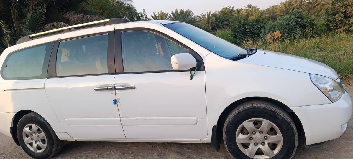 السلام عليكم
سيدونا موديل 2008 للبيع
مكينه 3800 
السياره بااسمي شخصيا
السياره بيه رشات صبغ بسيطه
السياره تدفئه تبريد ثلج 🥶
حداديه 100% 
السياره نظيفه على ايدي
تخم تايرات جديده باتري جديد
مكان السياره الديوانيه
رقم الهاتف ***********
