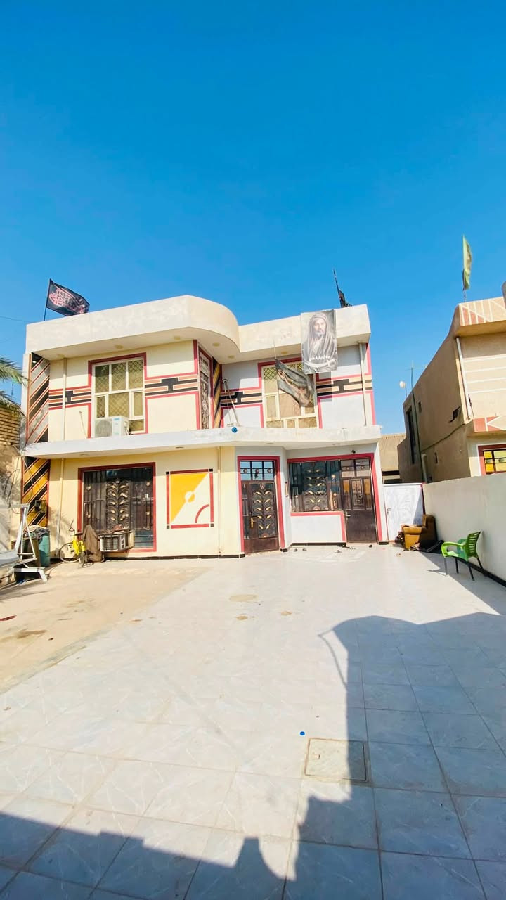 بيت طابقين للبيع بغداد النهروان خلف محطة الورده الذهبيه مساحه القطعه ٣٠٠ ومساحه البناء ١٨٠ البيت طابقين بناء حديث 
-الطابق الاول 
استقبال ٨*٥
٢ غرفه ٥*٤
مطبخ ٥*٤
وصاله ٨*٥ 
صحيات ٢*٢
—الطابق الثاني 
غرفة كبيرة ٨*٥
٢ غرفه ٤*٥
صحيات ٢*٢
البيت بناء حديث كامل الطابقين 
بناء طابوق لبخ درجه أولى سيراميك وارضيه 
الخدمات كهرباء -سحب- تبليط- ماء اساله - خدمات البلديه 

للاستفسار
***********
