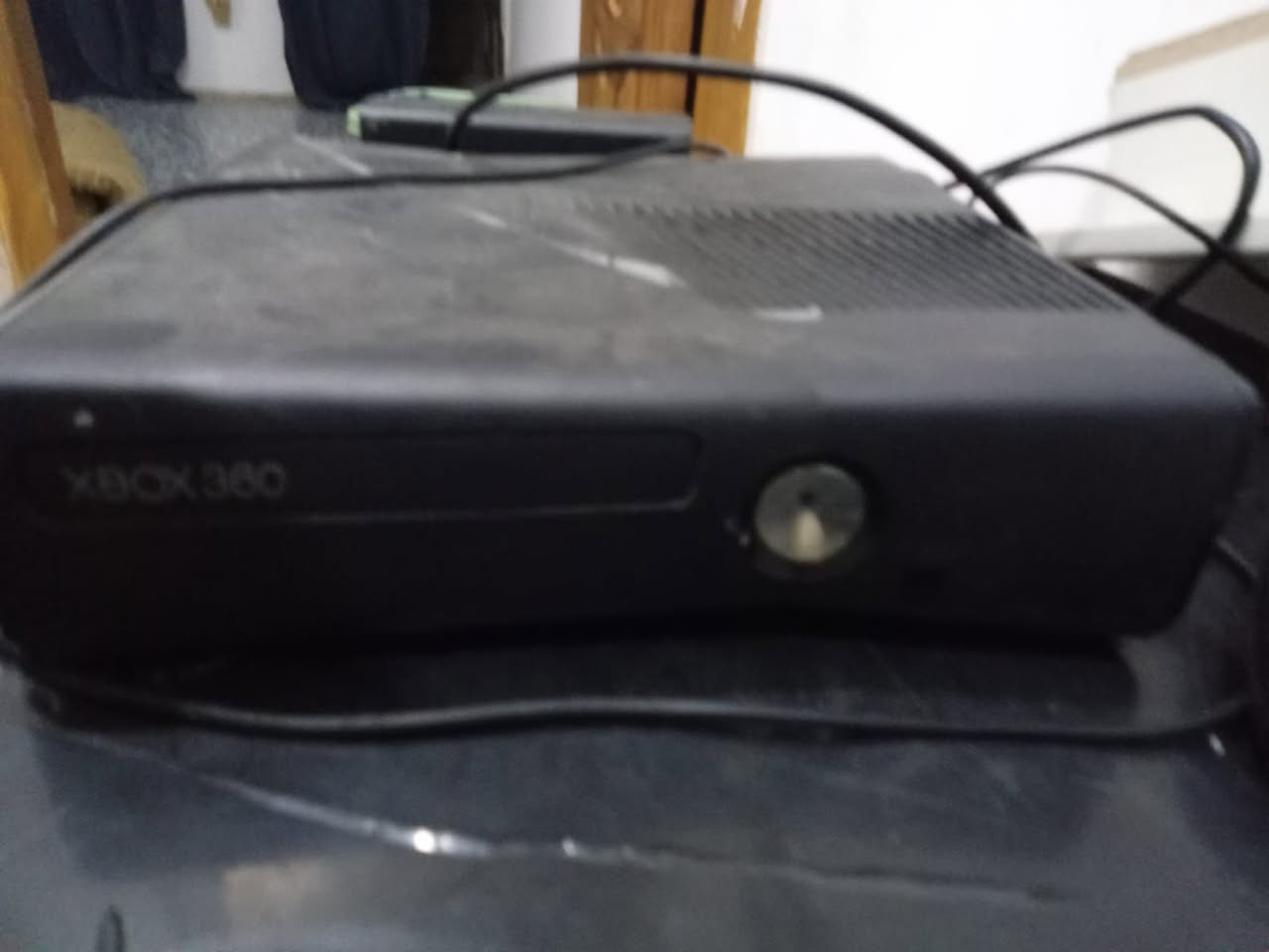للبيع اكس بوكس 360 على فحص مكان حي تونس سعر 80 ابو 80لعبه بي يده وحده اصليه للاستفسار ***********
