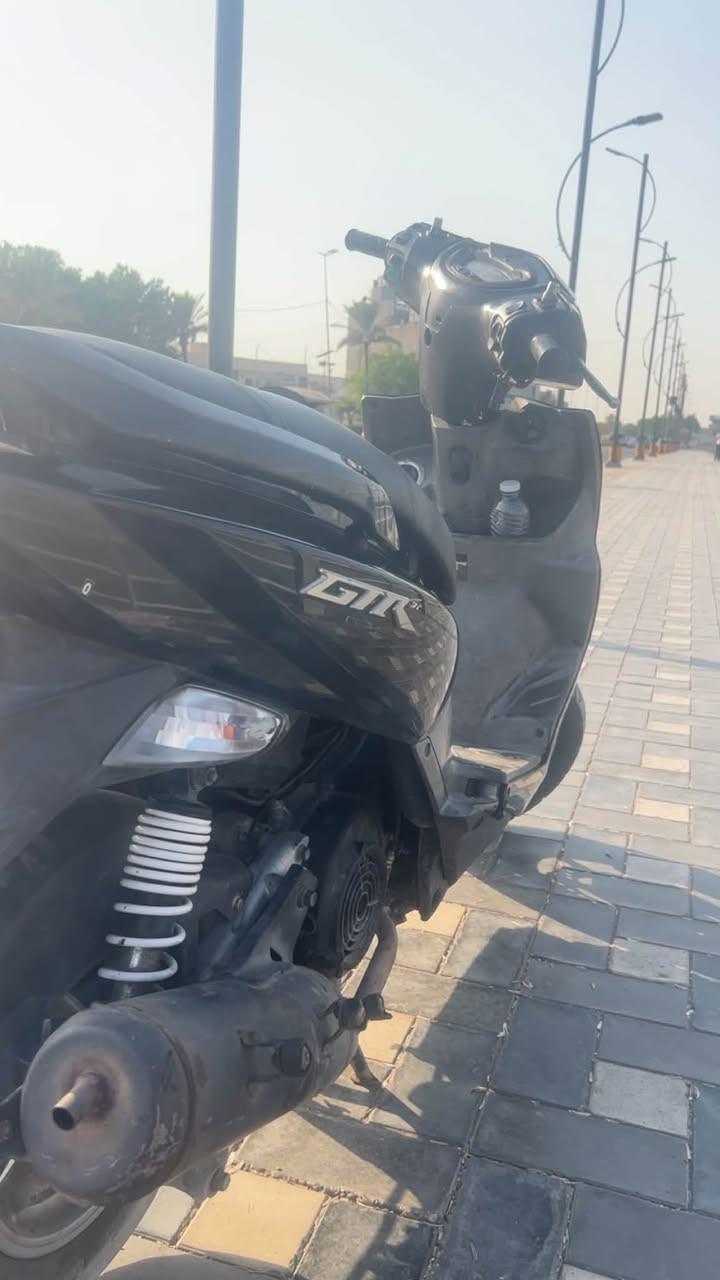 السلام عليكم GTRمعروضه للبيت700الف وبيها مجاله دراجه جديده بمعنئ الكلمه مال جناي شلعه معدل فول كهربايات كلها شغاله  طستها ناعمه مكينتها خرسه  دراجه مناقصها شي فقط واقيه مال صالنصه رقم ‪***********‬
