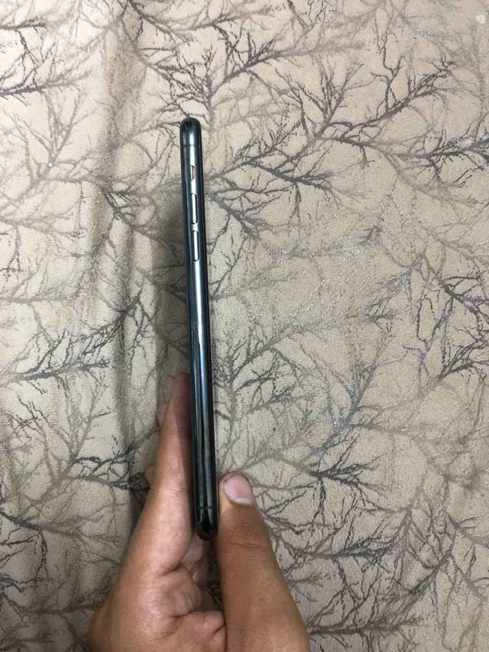 آيفون 11 برو ماكس ذاكره 256 بطاريه مبدل وبصمه الوجه متوقفه بس السعر 270 وبي مجال حك جيه مكاني بغداد المعالف شارع مضخه اتصال ***********
