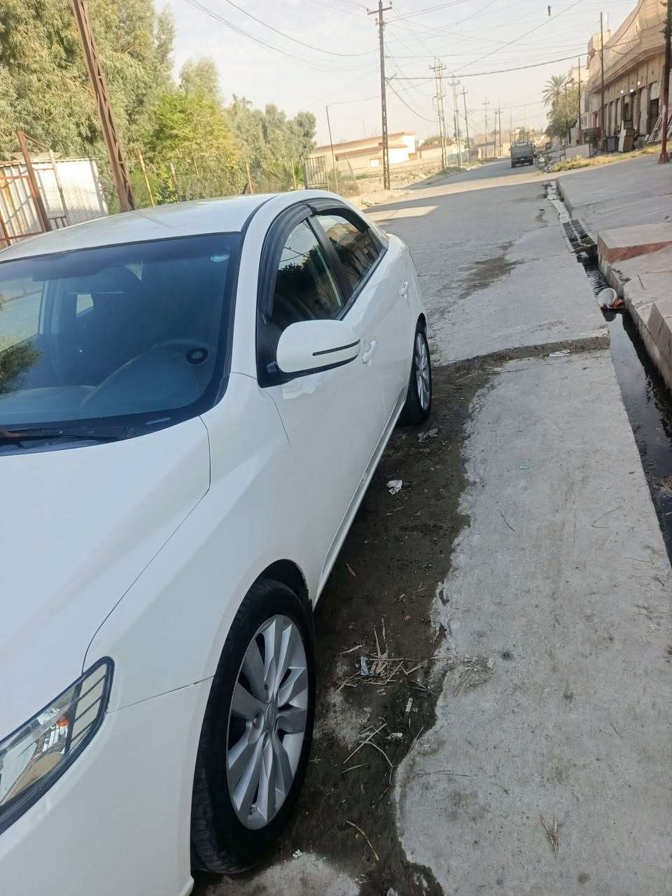 السلام عليكم كياسيراتو موديل 13 بدون صبغ سيارة بسمي رقم اربيل سعرها 112 وبيها مجال ***********
‏‪***********‬‏

