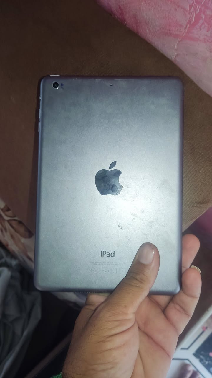 الجهاز: أبل آيباد ميني مقلد ايفون  (iPad Mini). 
الحالة: مستعمل نظيف جداً وشغال بشكل ممتاز بدون أي مشاكل.
الاستخدام: ممتاز جداً للأطفال، لمشاهدة اليوتيوب، الدراسة، والألعاب الخفيفة  السعر 70الف معه توصيل بي مجال ❤️***********
