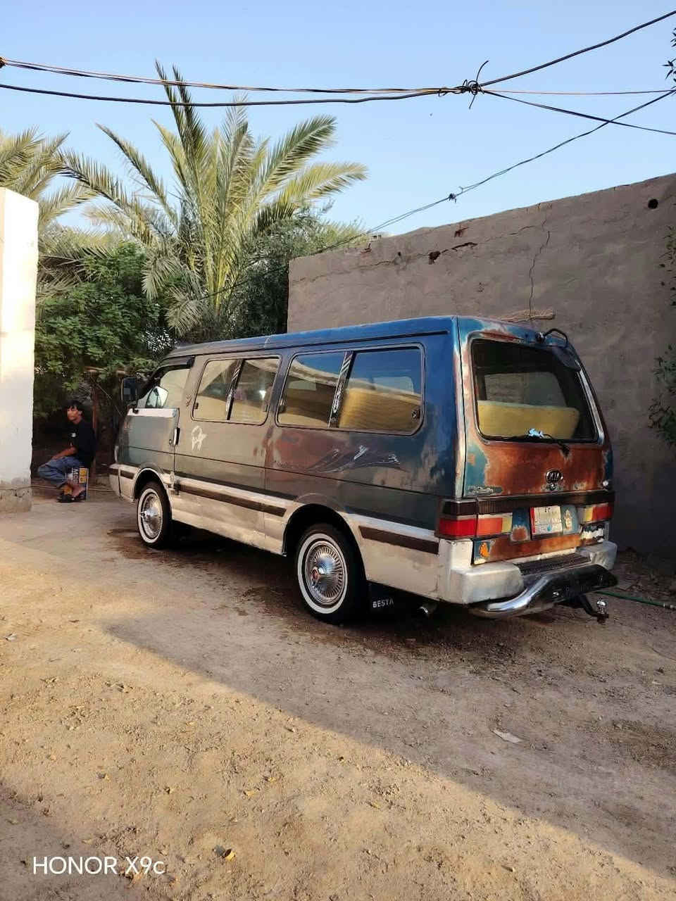 اسلا عليكم اخوان كية بستة موديل 94 رقم ذيقار الماني مكينة وكير وكسن وحدادية وتخم تاير شرط الستفسار عل هاتف ***********

نص مكتوب في الصور:
- HONOR X9c
