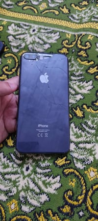 ايفون ٨ بلس • ٦٤ • بطاريه ٧٠