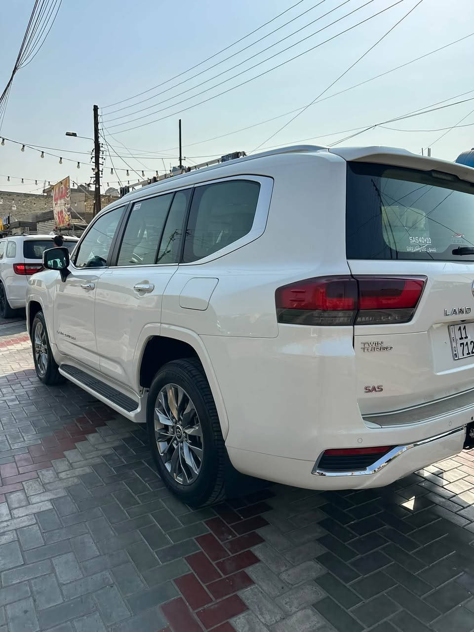 السلام عليكم 
تويوتا لاندكروز 2023

VX تون تيربو 
محرك 3500 
محرك مكفول بلادي 

ضمان شركه ساز

السياره ماشيه 28 الف مكفوله كفاله عامه من كلشي بدون اي ملاحظه

مغلفه ppf اصلي وبيه درع للجامه الاماميه وعازل للجام

السياره كل صيانته بالشركه 

بصمه وتشغيل عن بعد
سلايد
كراسي كهرباء وخزن ميموري الكراسي الاماميه تبريد وتدفئه والخلفيه تبريد
رادار امامي 
لايت عدسات واشاره متحركه
نظام صوتي jbl
شاشه جبيره اصليه
ستيرن كهرباء
جنطه كهرباء
حساس امامي  خلفي
كراسي الخلفيه كهرباء
هندبريك كهرباء

بعد بيه مواصفات هواي

السياره رقم بغداد باسمي تحويل ثاني يوم

مكان السياره بغداد المنصور

***********
