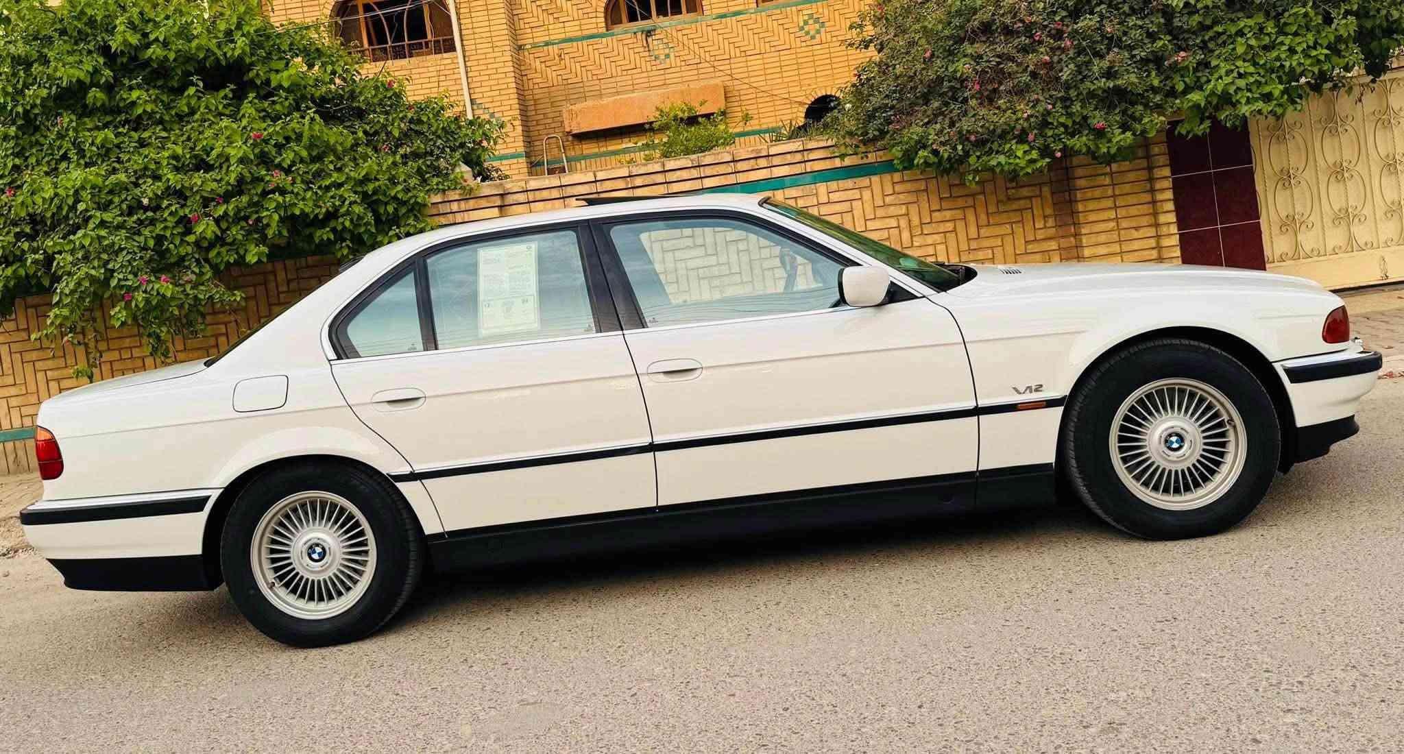 #_للبيع_فقط❤️
------------
(( بي أم دبليو 1995 حجم 750i خفاش ، فول مواصفات ١/١ ، محرك V12 ، ماشية 180 الف ، رقم بغداد بأسمي ، مميزة و نظيفة جداً داخل و خارج بحالة الشركة ))🌸
:
:
#_للإستفسار / *********** ☎️
------------------------------

