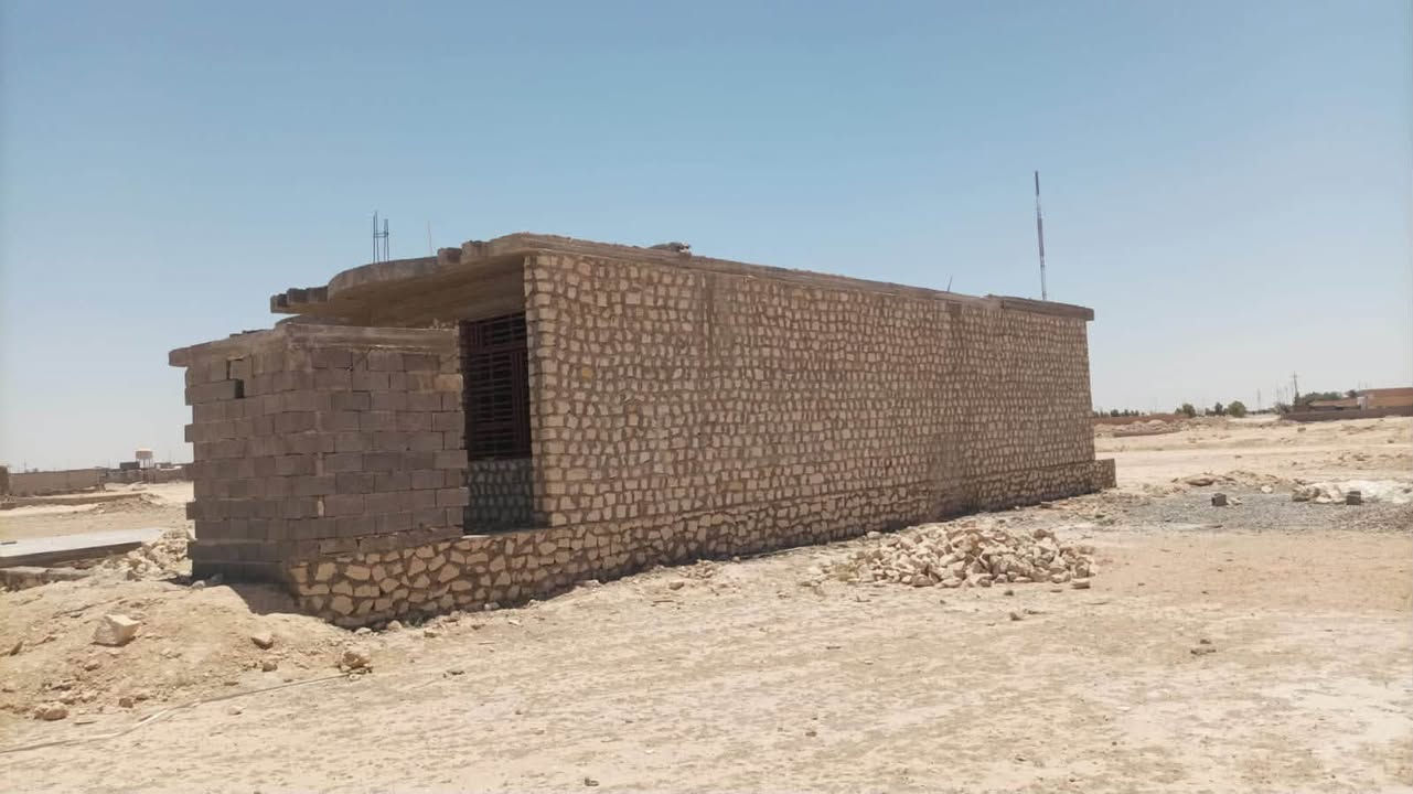 السلام عليكم 
يوجد هيكل للبيع مساحه ٢٥٠ طابو صرف خلف محطه وقود سيف الانبار في توزيع المنتسبين طابق واحد مصبوب بناء حجر درجه اولى كرسته كامل + صحيات خارجيه + منهوله كامله 
(تحويل  مباشر )
بسعر مناسب جداً ٣٣ مليون وبيها مجال بسيط 
***********
