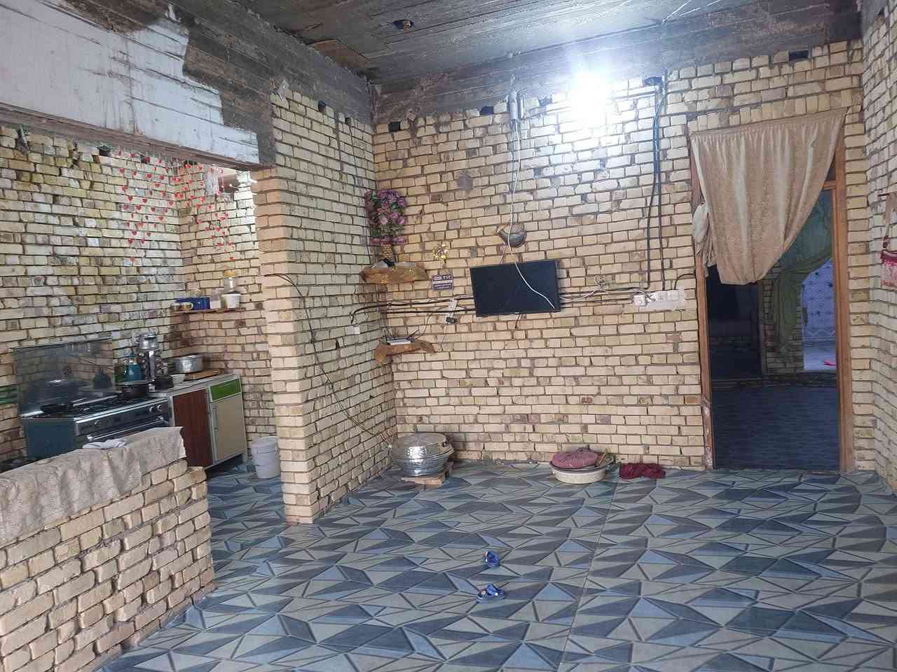 بيت للبيع لمساحه 450
صب كون كريت ارضيه 
وسقف
نوع لعقار زراعي سند 25
مكان سدور لمجر
لسعر خاص ***********
