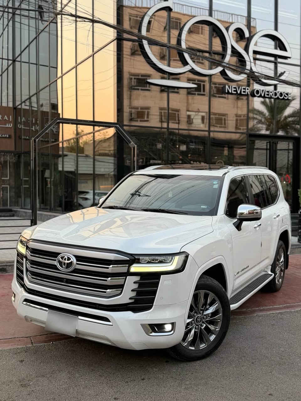 لاندكروز VXR توين تيربو اعلى فئة بل لاندكروز 
موديل 2023 ضمان وكالة ساز
ماشية 38 الف حقيقي رقم بغداد تحويل مباشر باسم المشتري 
السيارة مكفولة من الصبغ والفتح والدبل كود
بيهه فقط بارد بسيط جداً بلجنطة غير شي كفالة  
السعر 740$ وبيهه مجال بسيط جدا
رقم الهاتف / واتساب  ***********
