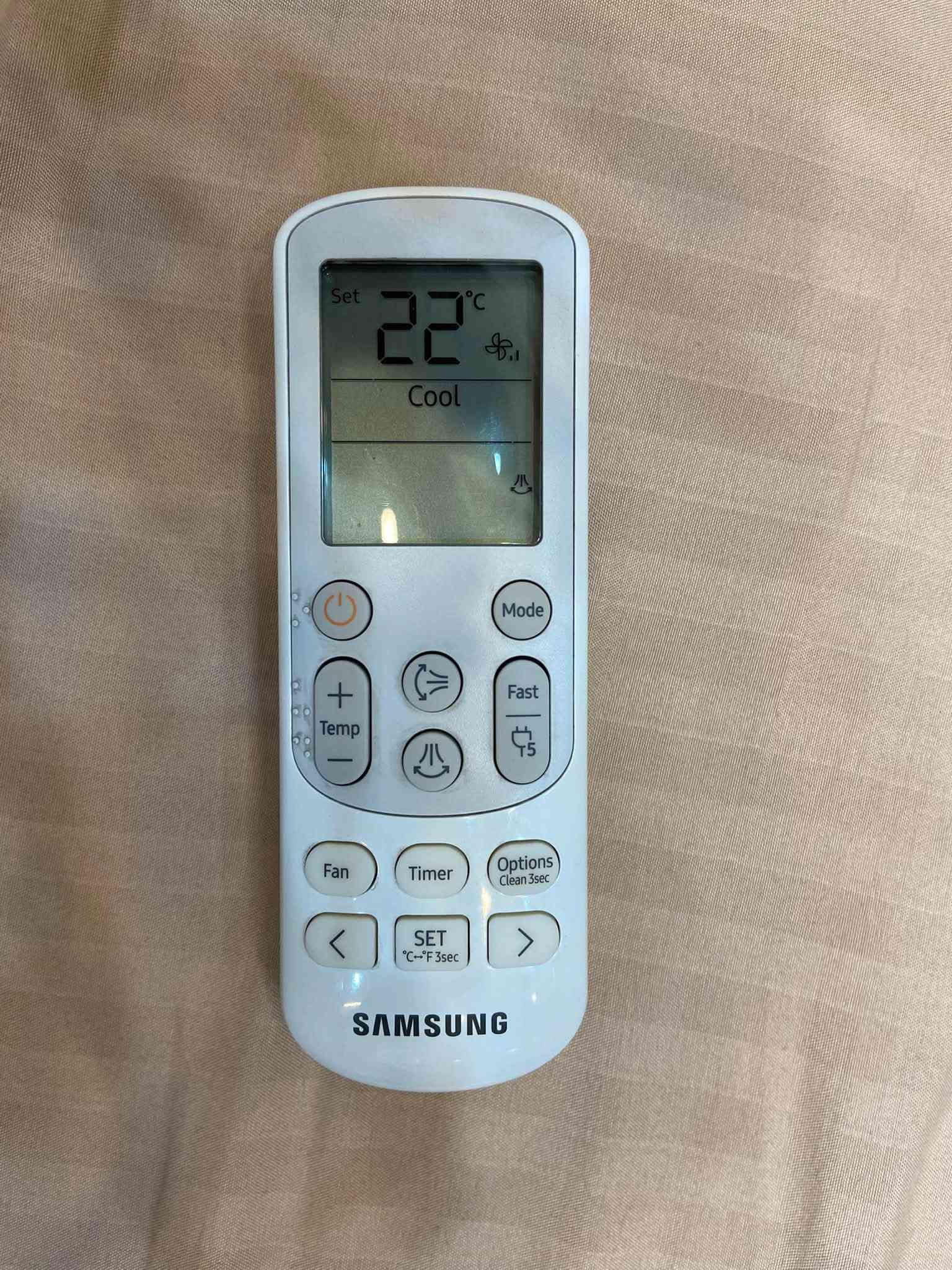 السلام عليكم
للبيع فقط .. سبلت 1.5 طن سامسونك انفيرتر الاصلي (Samsung) صنع في تايلند 
مستخدم نظيف جدا ، بلادي ( ما داخل تصليح ولا صيانة ) 
تحكم بالامبيرية + تبريد + تدفئة ( طن و نص ) مع مواصفة التحكم به عبر Wifi
سعر البيع 685 الف د ع 
المكان بغداد - زيونة 
الجادين بالشراء الاتصال : ***********
