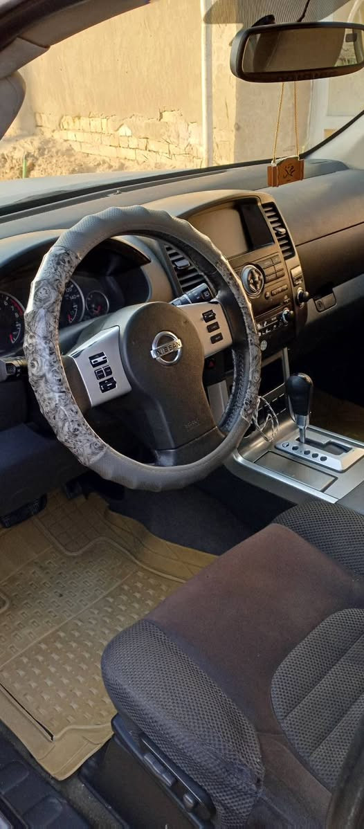 نيسان باثفندر 2011 وارد امريكي V6 4×4 للبيع في الكوت
عدد المقاعد 7
مقعد السائق كهربائي 
كامرة خلفية  
مثبت سرعه 
محرك وكير بحاله جيدة 
بيها جراد نبيع احزام  والبنيد مغلف فابلون 
السعر 85 وبيها مجال 
تواصل على الرقم ***********
وشايف كل الخير الياخذها

