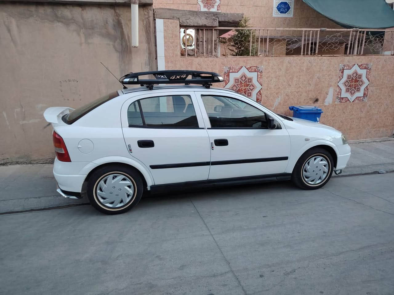 سلام عليكم تحياتي علا مدير كروب محترام اخوني تفاصيل سيار كامل للفيديو رجاه شوف فيديو يلا ااتصل  عندي هاي أوبل إستر خليجي جديد لوك بل بكيت سيار كدم عينك موديل 2002  سيار فول فول بس كير عادي تبريد ثلج والله 4 جام كهرباي  قفل مركزي باور أي بي آيس محرك 1600 قايش عرض رقم سليماني دولي سنوي لحد 2031 هزو براد جديد من داعاميه لدعاميه شرط ظمان سيار بدون أي حادث باقي علا شركه بس مصبوخ رش جماليه فقط  صدر جديد تايرات جديد كهرباي كلها شغل لايت زينون  سيار إذا بيه شبر معجون اكسر من سعر  غرمه مابي سعر 42 مجل بسيط مكاني دخل كركوك تعليق مجنجر مااجواب شراي خابر *********** كورك *********** تحياتي لطبين
