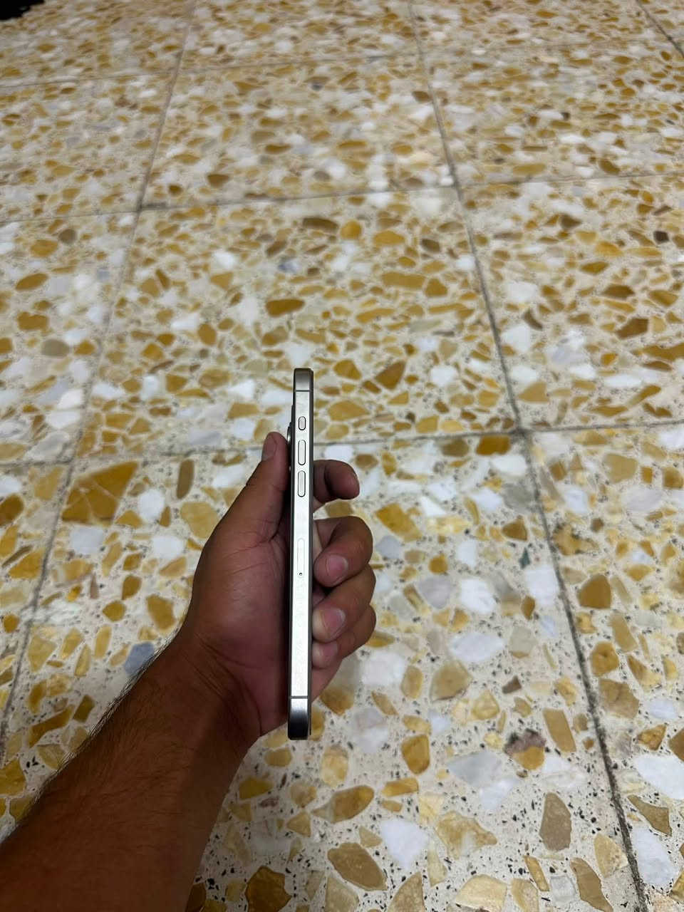سلام عليكم
ايفون 14 برو ماكس 
ذاكره 128 
بطاريه 77 
نموذج M
الجهاز نضيف ماداخل التصليح 
السعر 750 وبي مجااال 
2-ايفون 15 برو ماكس 
ذاكره 256 
بطاريه 88
نموذج M
الجهاز فقط مبدل الضهر بل ليزر بدون فتح 
السعر 900 وبي مجاال 
مكان بغداد البلديات 
الهاتف ***********

