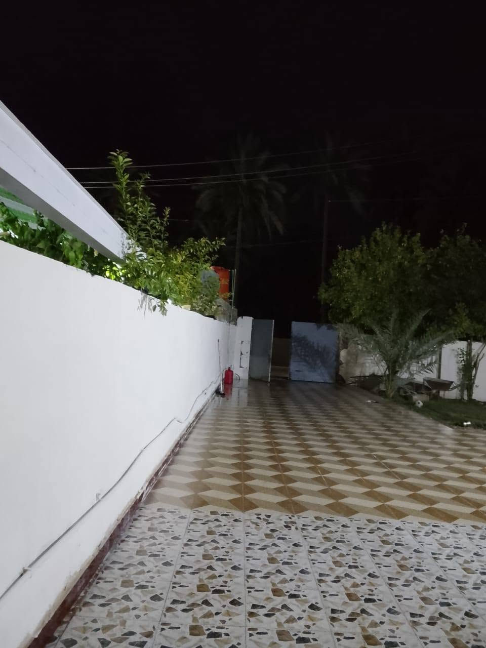 دار مع ارض زراعية ملك صرف 1000 متر للبيع 
بابل الحلة شارع 100 الشارع الرابط مع بزل حجي علي على التبليط الفرعي مباشرة
**استقبال وثلاث غرف نوم وصالة ومطبخ وحمام  خدمات متكاملة بالقرب من مدرسة الطفوف... تحتوي على نخيل وأشجار مثمرة..السند ٢٥ وبإسمي شخصيا 
((حاليٱ مفتوح بيه بيان))
السعر وباقي التفاصيل للاستفسار على الرقم الموجود أسفل 
 الإعلان 
***********
