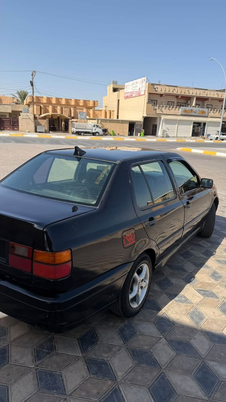 السلام عليكم
كولف فينتو موديل 1994
رقم بغداد شرط التحويل
محرك 2000 المرغوب
كير اوتو شرط كير ومحرك لا تنقيص ولا تبخير تبريد منضومه كامله تبريد ثلاجه شرط 
نخم تاير جديد
داخلها حيل نظيف السياره ما متعوبه السياره ب اسمي تريد تحويل تريد وكاله مصبوغه عام جماله بدون ضربه
سنتر لوك
السياره سعرها 48 وبيها مجال بسيط
مكاني صلاح الدين - تكريت

رقم ***********
