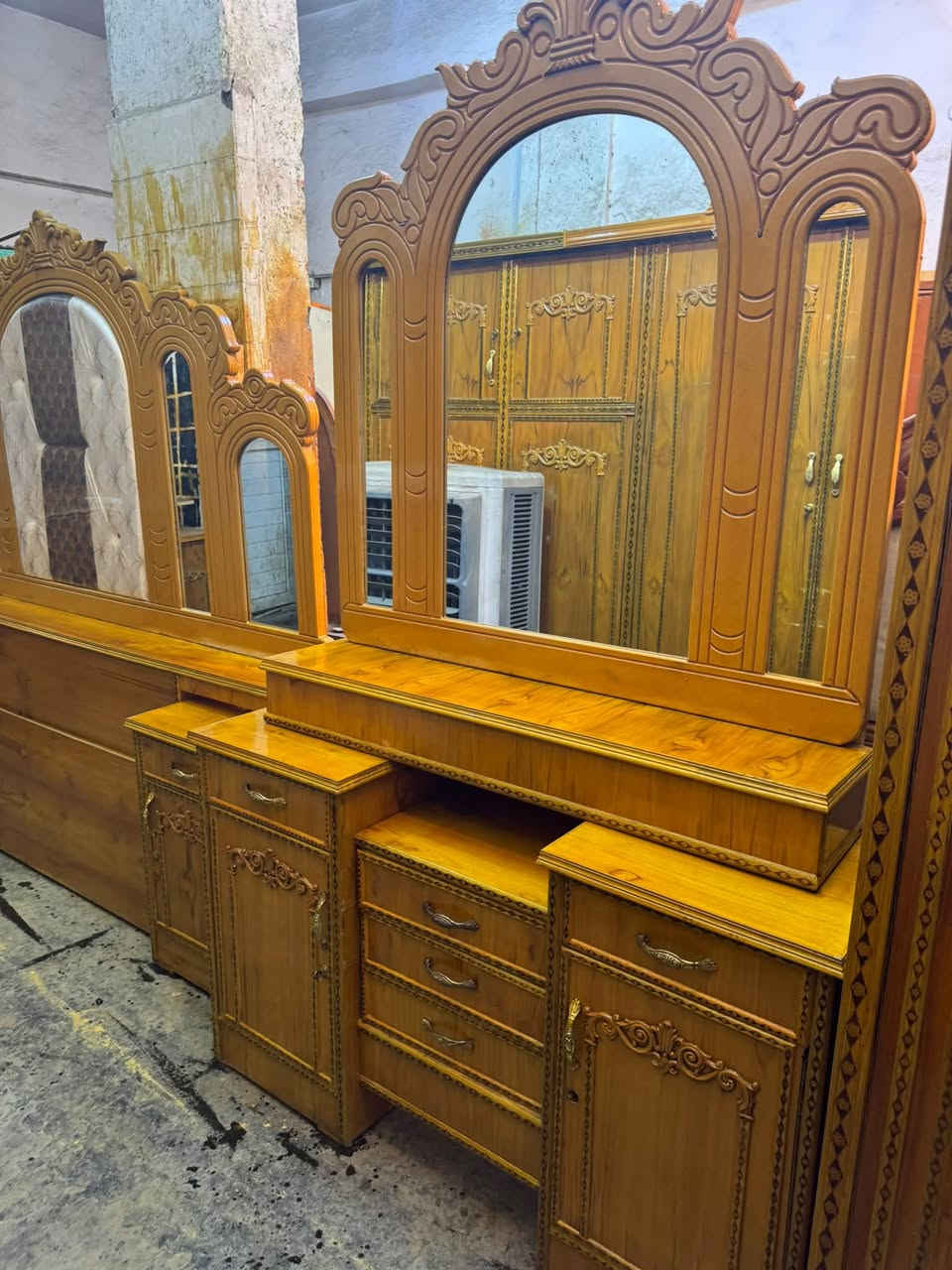 معرض السجاد للأثاث
غرف ٥ باب مستخدمه استخدام جدا قليل نظافه ٩٥ ٪؜شغل مرتب وحلو ترهم للعرسان /للحجز والاستفسار الاتصال /***********☎️
