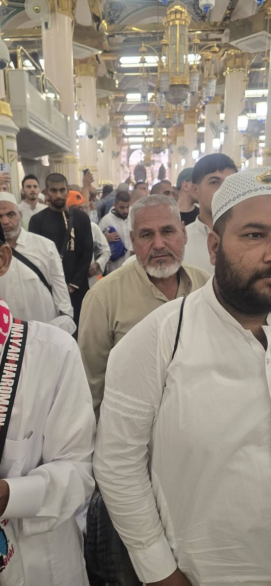 الحمد لله رب العالمين اكملت قافلتي اليوم دخول الروضة الشريفةللرجال والنساء وزيارة المزارات في المدينة المنورة أسأل الله القبول لجميع معتمرينا الكرام أخوكم خادم ضيوف الرحمن وصديق المعتمرين الحاج صلاح الدين التميمي 
وجبتي القادمة أن شاءالله نهاية شهر التاسع فعلى الراغبين أن يكونوا معي تسليم جوازاتهم بأسرع وقت ممكن ليتسنى لنا الحجز والفيزا للمعلومات الاتصال على الماسنجر او الوتساب او الرقم  ***********
ومن الله التوفيق
