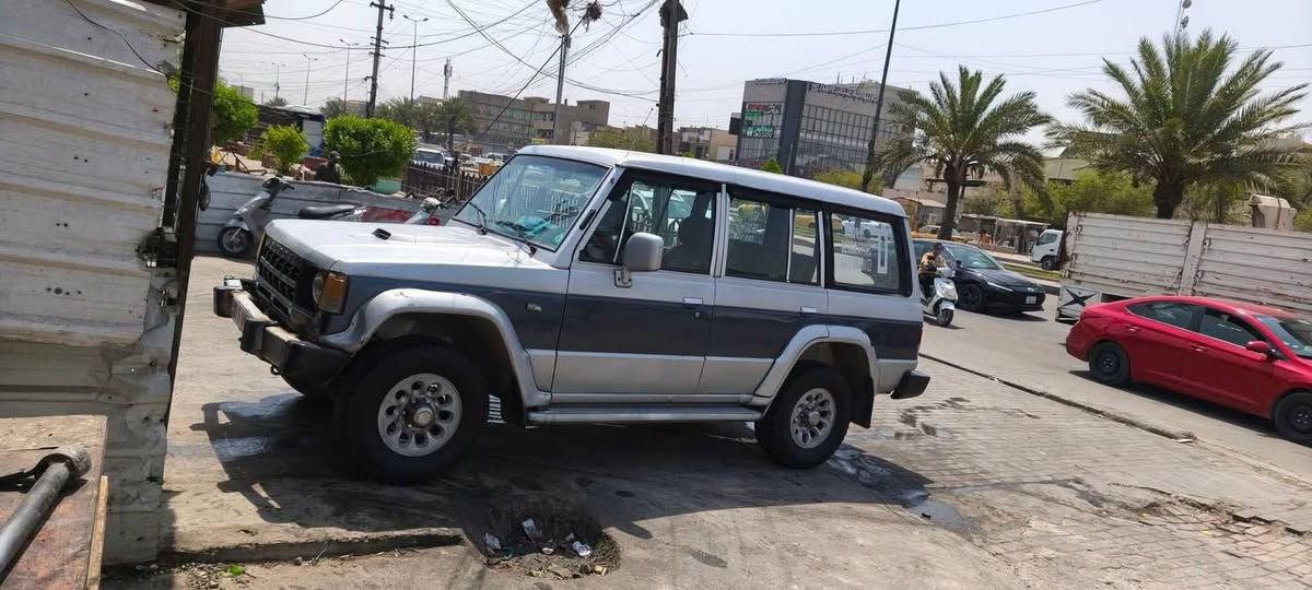 السلام عليكم سياره كالوبر للبيع مديل 1993 

كير ومكينه vvt تخم كشنات  الفين اربعه دسك بريك 

بسمي تحويل ثاني يوم سياره نظيفه السعر 50 وبيها 

مجال  رقم الهاتف *********** 

واتساب ***********
