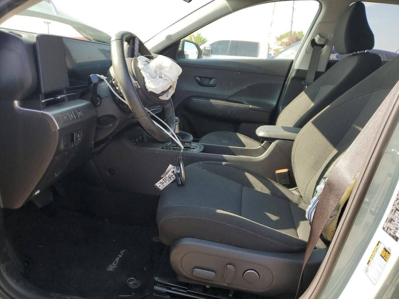 كونا موديل 2024  بغداد . محرك 2000. صور الحادث مرفقة 
سيارة ماشية تلاثينات بعدها جديدة . جاهزة من كل شي 4 ويل 
السعر 157 $  وبيها مجال بسيط
للاستفسار .***********
