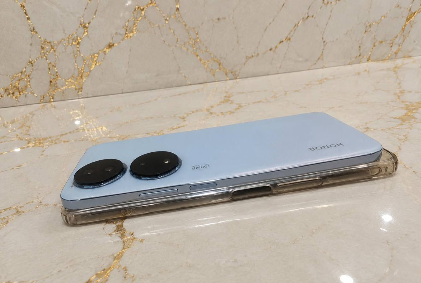 للبيع هونر 5g/  X7b جهاز مكفول شرط الضمان
تواصل *********** واتساب 
الذاكرة : 256GB عشوائي 12
60 فريم بوبجي 
الكامره  : 108  المعالج  : Snapdragon 680 
البطارية : 6000 تنسا بشحن السعر 160
