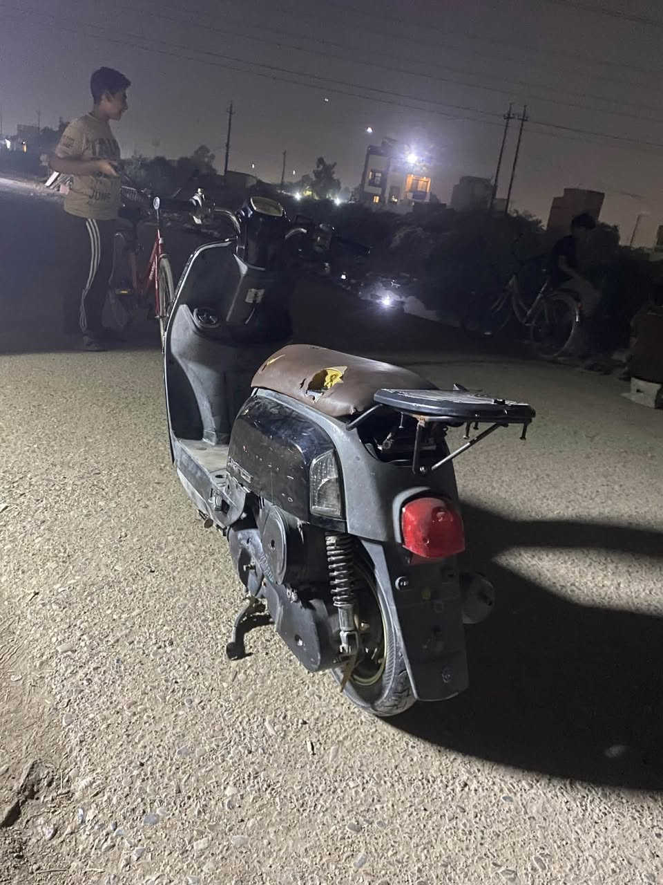 سلام عليكم دراجه بوليس لبيع مكينه نضيفه كفرات نضيفه كهربائيات شغاله تايرات نضيفه وياله الصليات. عوزهم صبغ البكان الشعله الرقم ***********
