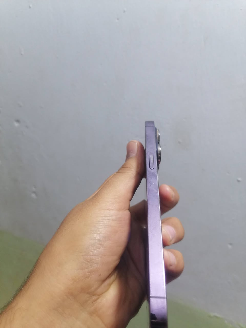 14 برو ماكس ذكرته ٥١٢ بطاريته ٨٦ جهاز مبدل شاشه اصليه اصليه فقط عندك نقطه صغيره فوك كامره اماميه مبينه بالتصوير جهاز نضيف كلشي شغال بيه وين مايعجبك افحص سعره ٦٧٥ وبيه مجال مكاني كربلاء

نص مكتوب في الصور:
- 66 11:45 حول الاسم iPhone إصدار iOS 26.6.1 اسم الطراز iPhone 14 Pro Max رقم الطراز MQ9J3VC/A الرقم التسلسلي L361D9JP9V سجل تاريخ القطع والخدمة الأغاني 0 الفيديوهات 0 الصور 1 التطبيقات 8 السعة 512 غ.ب. متوفرة 486,35 غ.ب. Wi-Fi
- 11:45 66 القطع والخدمة تجمع Apple سجل تاريخ القطع والخدمة، وهذا السجل يعرض معلومات عن هذا الـ iPhone وحالته وتفاصيل إصلاحه. معرفة المزيد... سجل تاريخ الخدمة الشاشة غير معروف
- 11:45 65 حالة البطارية والشحن كما هو الحال مع البطاريات القابلة لإعادة الشحن، بطارية الهاتف قابلة للاستهلاك وتصبح أقل فاعلية مع الوقت. معرفة المزيد... الحد الأقصى للقدرة 86% هذا قياس لقدرة البطارية مقارنة بقدرتها عندما كانت جديدة. قد تتسبب القدرة المنخفضة بتقليل ساعات الاستخدام بين عملية الشحن والأخرى. أقصى قدرة للأداء ستساعد الأنظمة المضمنة في النظام والمكونات في تخفيف آثار الأداء التي قد تلاحظها أثناء التقدم الكيميائي في عمر بطارية iPhone. شحن البطارية المحسن للحد من استنزاف عمر البطارية، يتعلم الـ iPhone من عادات الشحن اليومية، بحيث ينتظر ولا يتجاوز 80% حتى يحين موعد حاجتك إلى استخدامه.