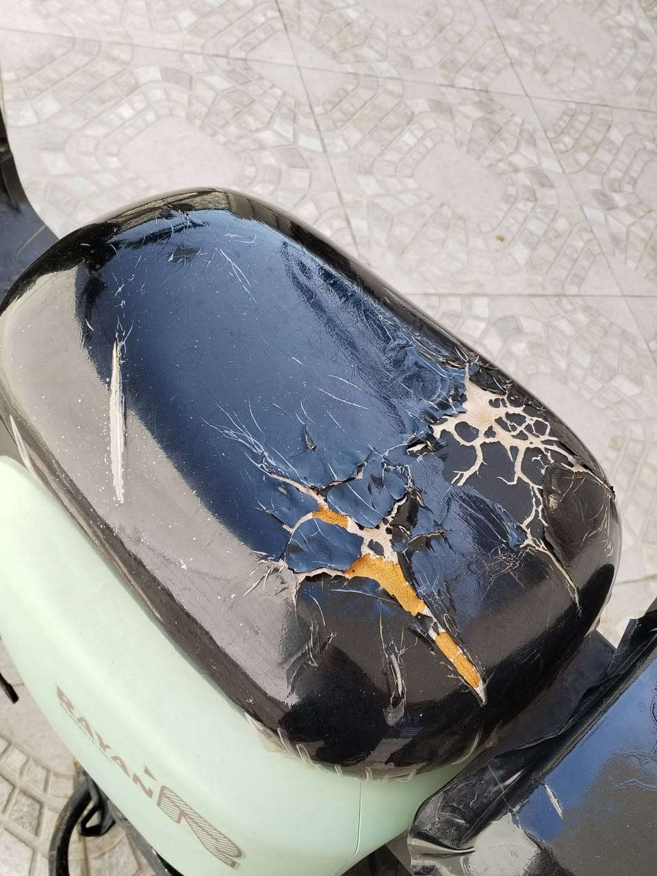 دراجه نوع ريان اربع بطاريات كبار سرعه حقيقيه 51
بيها ملاحظات صغيره مثل ما موضح بالصور او ينرادلها تبديل بطاريات كلشي بيها شغال او ما بي عيب السعر 350 او بيها مجال مكان الدراجه كركوك روناكي قرب افران السدره 
للأستفسار اكثر تواصل على الرقم *********** واتساب متوفر ايضا
