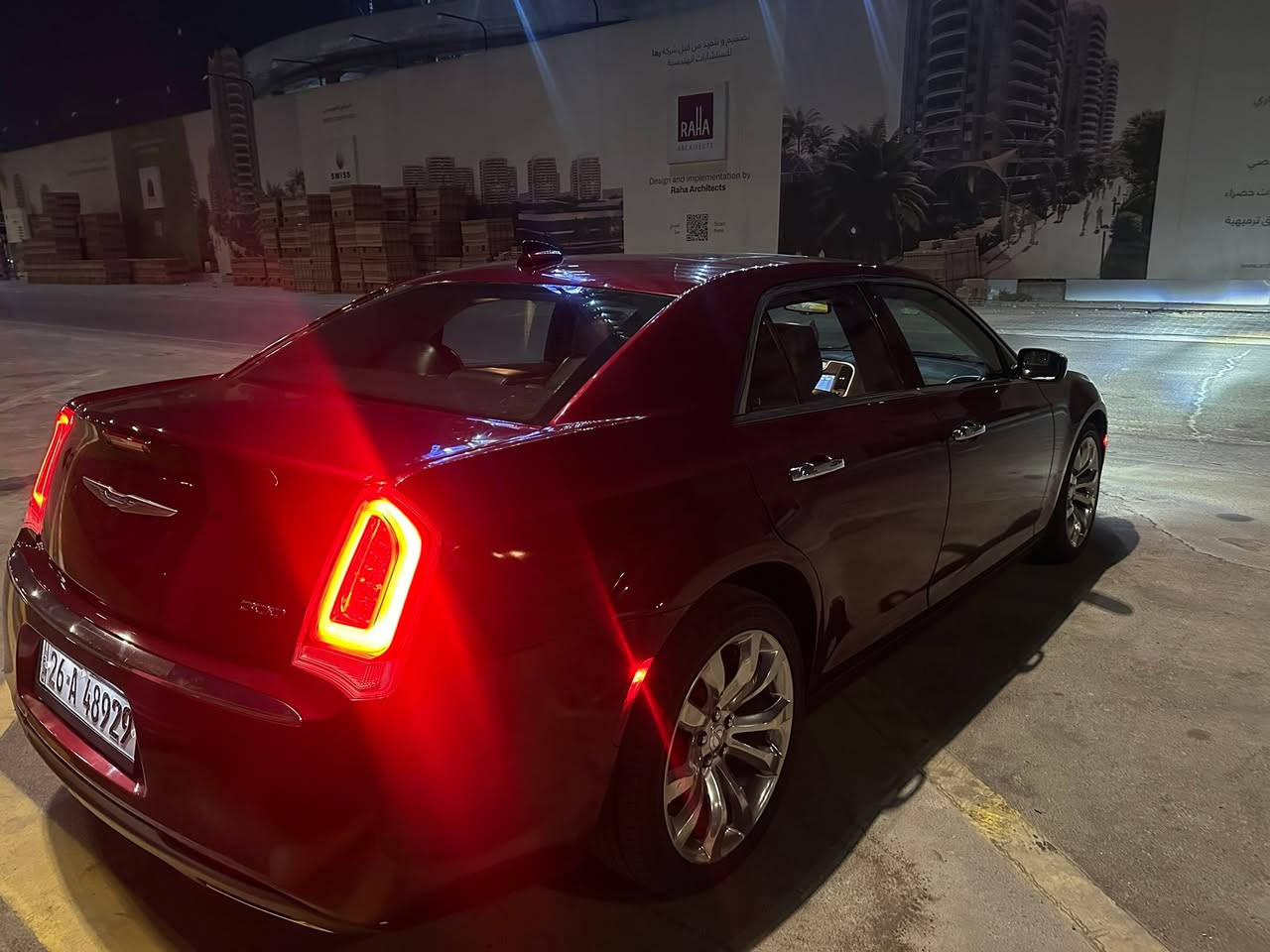 كرايسلر c300 موديل 20 دخول ضباط جديد
أمريكي حادث باب خلفي وداير جاملغ
 فول مواصفات.
ماشية 86 كيلو

رقم صلاح الدين
***********
السعر 210   وبيها مجال.
مكان السياره الغزاليه.
