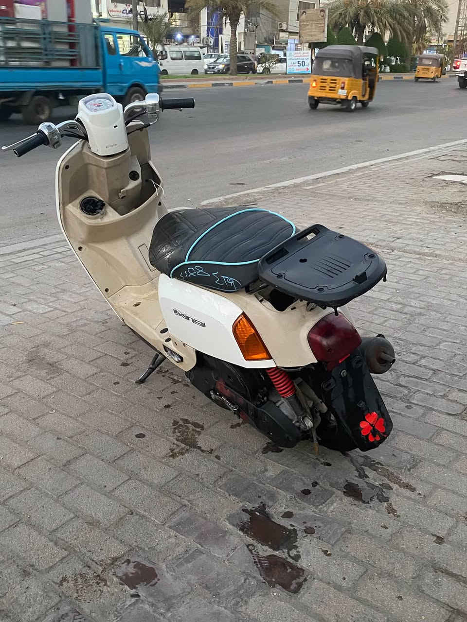 سلام عليكم دراجه ماكس بوليس من اول هندر  تشتغل مكينه تخبل ناعمه دراجه  كاطعه ناريه مبدلها بلك ودهن وقايش وشلعه ومعدل سلف شغال يحتاجله باتري  وجوزه اكفلك سرقه سعرها ٤٠٠ وبيها مجال رقمي ***********مكاني بغداد مدينه الصدر
