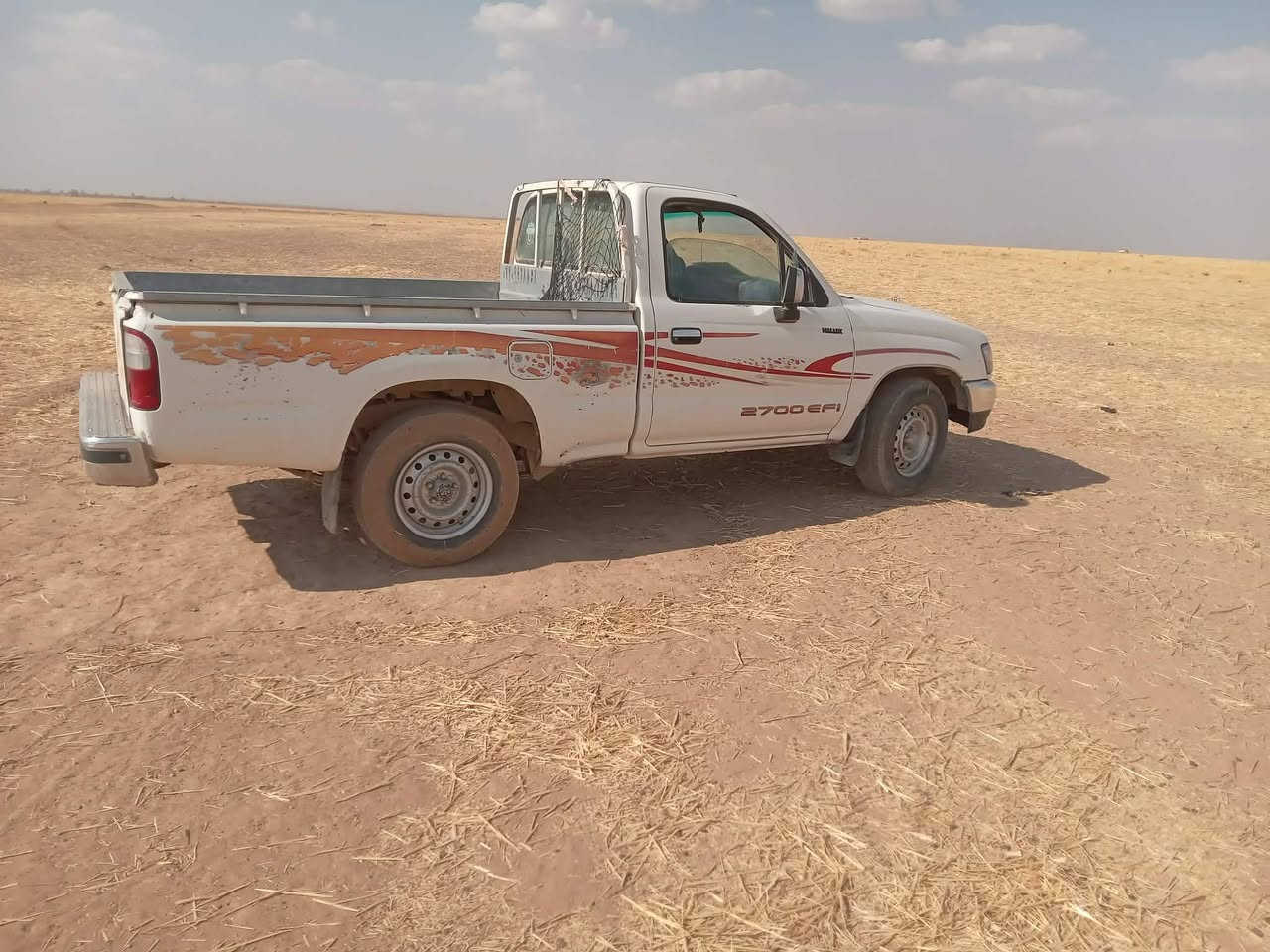 السلام عليكم بيكم موديل ٢٠٠٢ رقم نينوى ابسم البايع شرط التحويل نضيف من الصبق محرك شركه مو مفتوح التواصل على الرقم ***********
