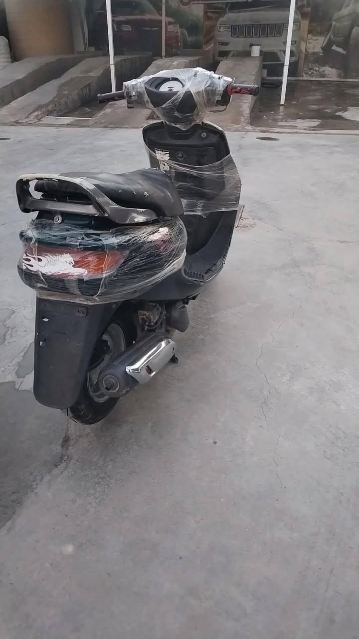 السلام عليكم
دراجه🏍️  فراشه فحل نضيفه جداََ✨ كامله من كلشي محرك كهربائيات بس اشاير لايت الأمامي عدسه أبيض وشم
البك لايت أحمر الدراجه بكل وكت سلف هندر ماتذب عليها ربع مكان الدراجه حله المركز رايدها 450الف وبيها مجال🌐 *********** والله تسوه أكثر بس لان مستعجل على بيعها
