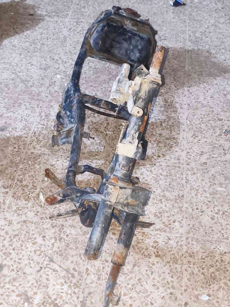 سلام عليكم شباب  2شاصي مال بيجي 9 زروف نثيه ماملحوم وانطيك بي كفاله عامه بل شاصي لا فطر ولا لحيم السعر 45 قفل  بس ما عدا التانكي مال بانزين التانكي وحد سعرة ***********

