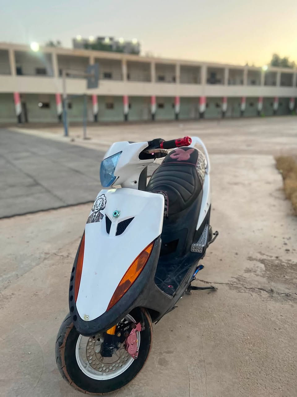 السلام عليكم 🍁
ماكس عدله بوشه ٥٥ للبيع 
دراجه ملطومه تزويد 
بيها يدات RGS
بيها شيال RGS
بيها قاعده رقم RGS
بيها قطره وقبق فلاوين وقبق عنبار هم RGS
وبيها تعلاكه RGS
ستان رياي دبل خلفي رياضي 
صدر قزم RGS
فج برمبو وبيها صينيه 
وبيها كلجات NSU
وبيها صالنصه FM الاصليه 
دراجه خير من الله كلها شغاله 
السعر ٦٥٠ وبيها مجال 
العنوان كربلاء حي الحسين شارع المصلحه 
الرقم ***********
ومتواجد خاص 
🍁
