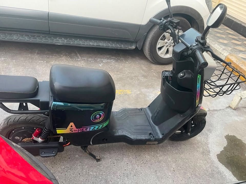 دراجه شحن دراجه جديده وكلشي شغال بطاريات خير من الله كله جديد سعر450وبيها مجال لعنوان بعقوبه شارع طابو رقم ***********
