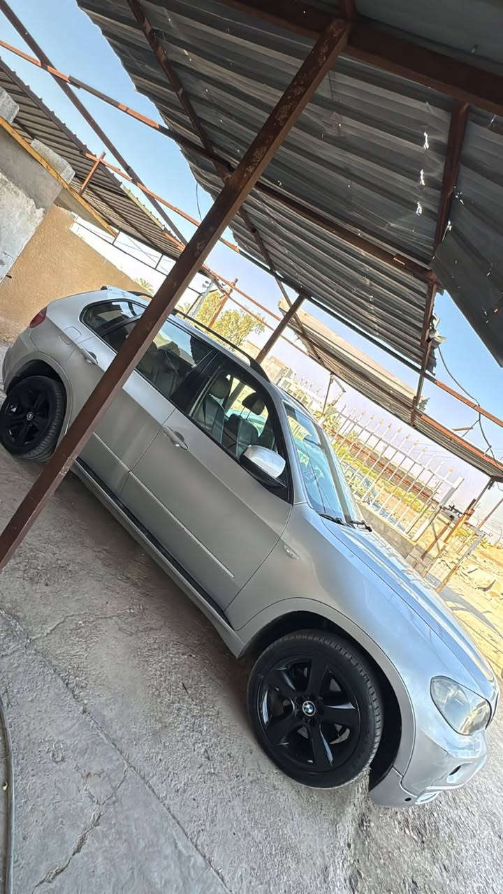 ***********سيارة BM نضيفة ضطريت أبيعها للتواصل ع الرقم الفوك
