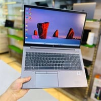 HP ZBook Firefly • i7 الجيل العاشر • Quadro P520 4GB