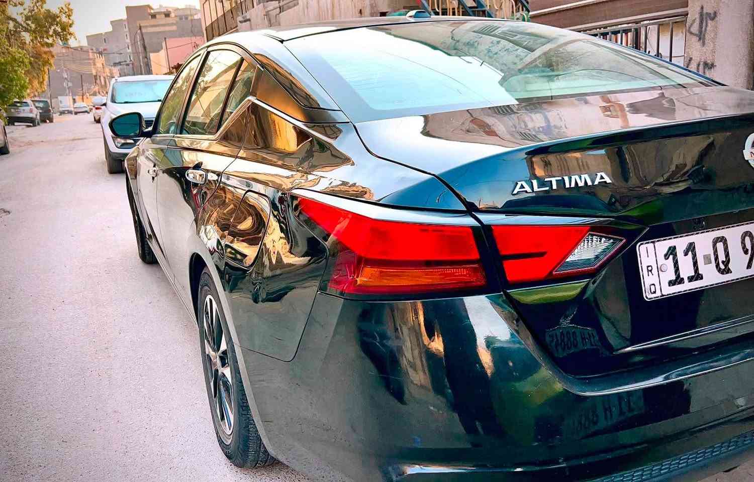 نيسان التيما وارد امريكي لون اسود
موديل 2020 فئه SV
بيع او مرواس حسب القناعة

المواصفات 
بصمة تشغيل عن بعد
تحكمات 
شاشة وتشغيل (Apple CarPlay)
كأمره خلفية
رادار 
ويل كب 
بعد المواصفاته المعروفه 
ضرر خلفي بيها صبغ جاملغ خلفي وباب عكس السايق خلفي وبيها بارد مكانات ايضا
ايرباك ستيرن
مكينة 2500 بلادية وكير بلادي
ماشية 53 الف ميل بحالة ممتازة
السيارة مسويلها ادامة كاملة ومعمرة بالجديد
دهن كير جديد
مسويلها نانو سيراميك جديد يعني لمعة وحفاظ عليها
تايرات بيرلي امامي جديد
رقم بغداد بأسمي تحويل مباشر
صور الحادث دزلي خاص
السعره 120 وبيها مجال 
مكان السيارة بغداد الكرادة
 للاستفسار *********** بغداد, العراق
