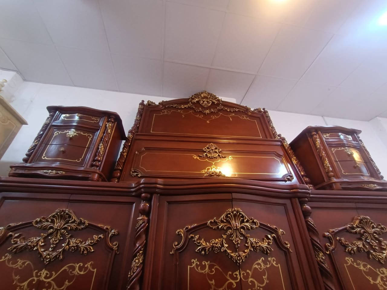 سلام عليكم غرفه مصريه درجة اوله سعر خاص العنوان الناصريه السيف الستفسار  ***********
