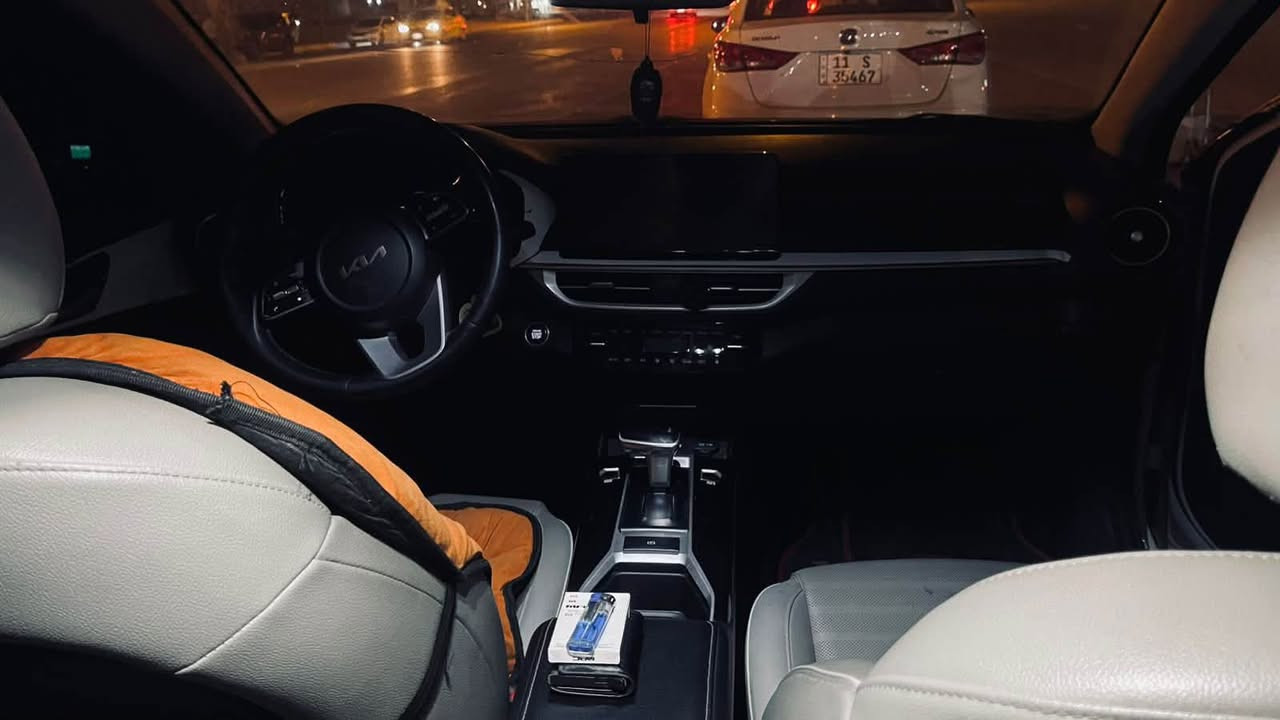 سلام عليكم سياره K3 
موديل 2022 خليجي 
محرك 1500 دبل نوزل
فول موصفات فتحه بصمه
سياره مظلله + بيه باج تظليل
تبريد قطعتين  
ماشيه 62 الف
رقم اربيل 
تحويل نفس اليوم 
هزه جديده 
بيه ملاحظات بصيطه 
سونار جديد
سعر 125 بيه مجال
بغداد مجمع بسمايه
رقم *********** واتساب واتصال موجود فقط .
