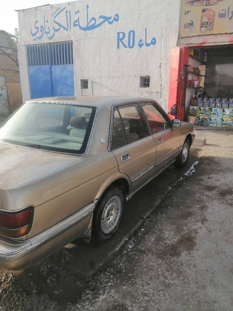 سيدان يسره بلاد مكينه وكير بطه 2500 بسمي سنويه 28 تنتهي سياره كفاله كصه نقل عيب شرعي بدي فقط دحجه مدكر خلفي سياره جارده من صبغ كهربا يأت شغاله كلها لايت زنون شاشه مسجل عنوني زبير السعر 35$بحداديه نص عمر مكينه مفتوحه هاي تفاصيل كلها تبريد عاطل *********** الزبير, البصرة
