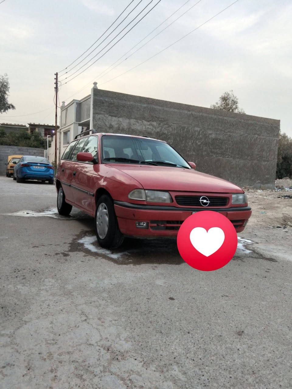 السلام عليكم أوبل أسترا للبيع موديل 1995 السيارة وارد ياباني أصل تبريد فتحة سقف السيارة بلادية سنترلوك شغال اخوان ماجاوب لخاص ولة غيرة مكاني بغداد الدورة السيارة رقم انكليزي بسمنة السعر48 رقمي ***********
