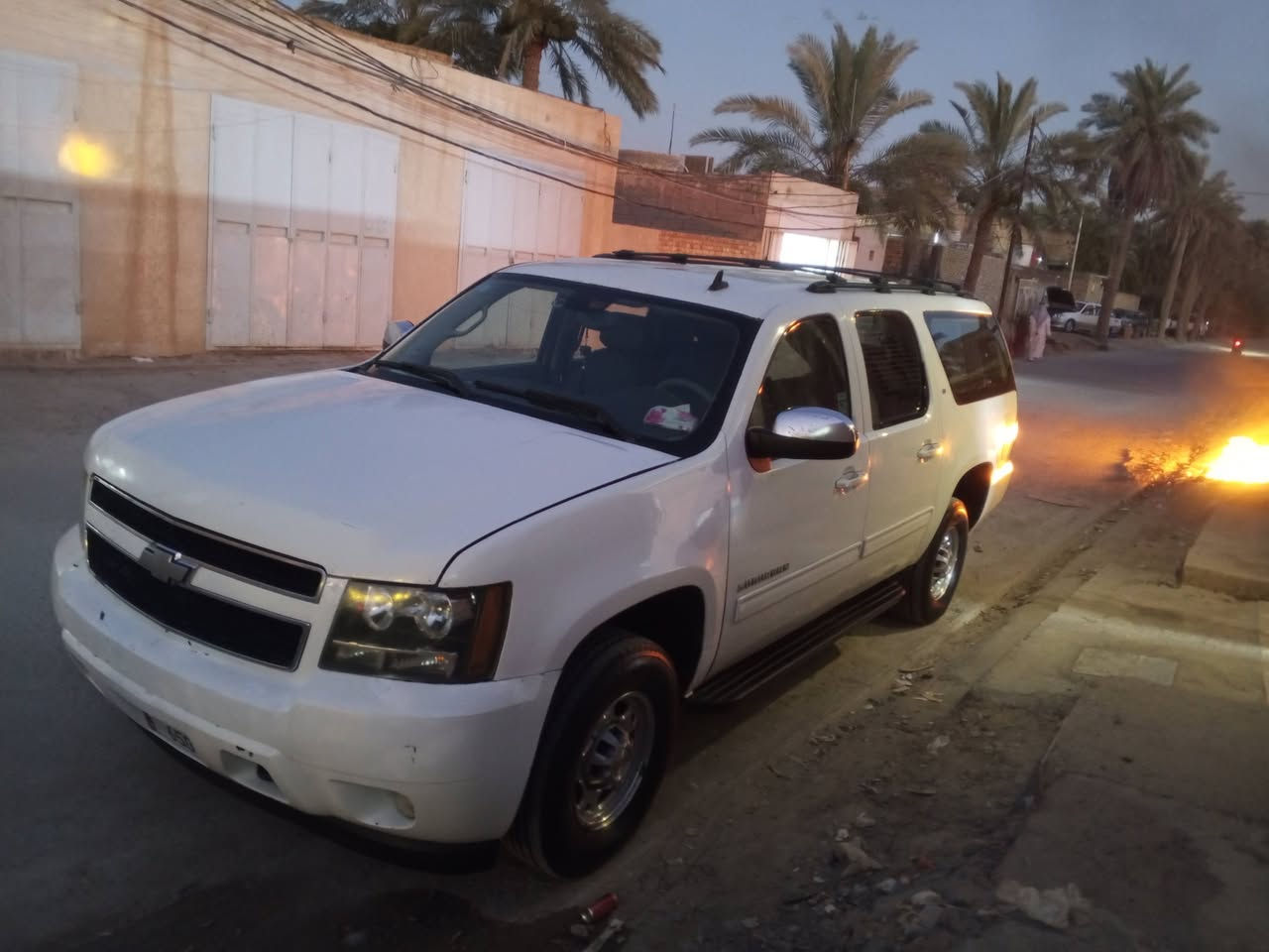 شوفر ليت موديل 2007
اصل شمباني 
مكينه 5/300 شرط لا تبخير ولا تنقيص 

كير 1000 كارتون 
تخم تاير برجستون 
حداديه جديده 
تبريد خير من الله 
رقم انبار انكليزي بسمي 
مكاني ذي قار قلعه سكر 
الشراي يتصل ***********
