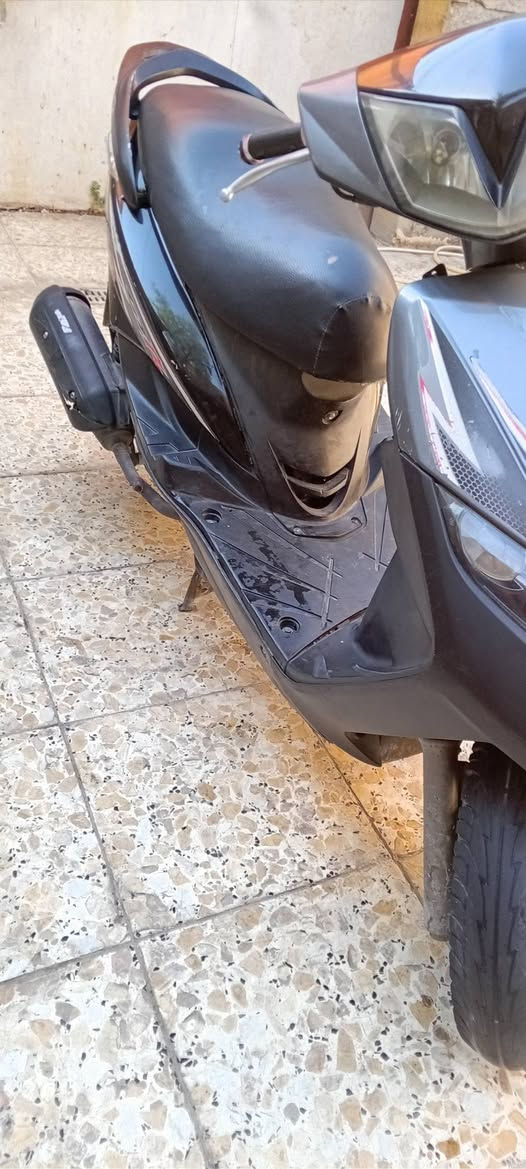 دراجه نضيفه خير من الله نكره سلف اكفلك حلال وحرام دراجه شغل وطلع بوجهك الشارع السعر 650 وبيها مجال حك الجيه *********** عنواني المدينه
