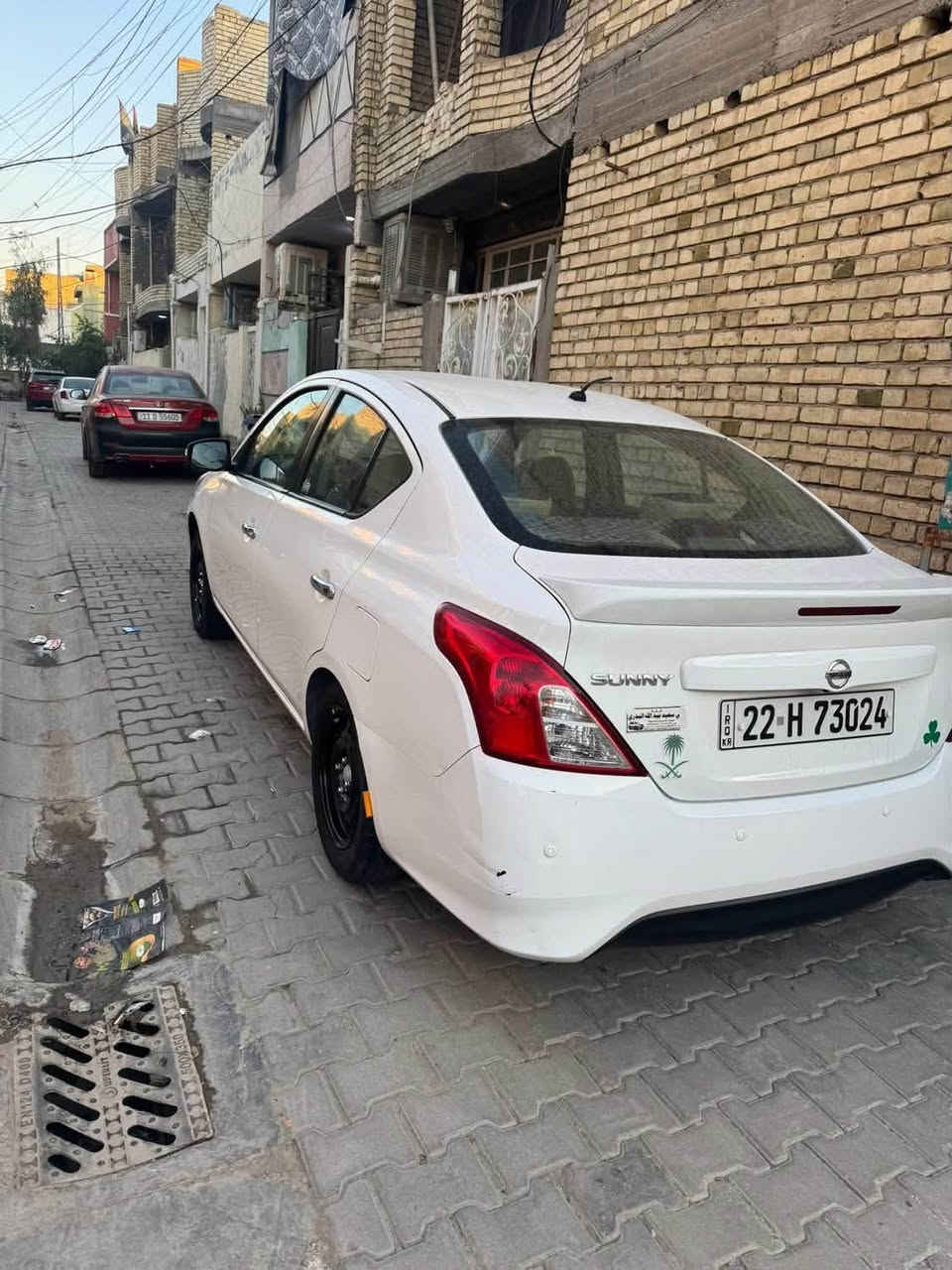 سني موديل ٢٠٢٣رقم اربيل سنويه بأسمي السياره جاهزه وخير من الله مدوشمه كشنات وارضيه تخم تاير بيه اشاير بالمري اربع جامات كهرباء تبريد خلفي بالرد بالباب خلف السايق السعر ١٠٧ ورقه مكان السياره بغداد الشعله ***********
